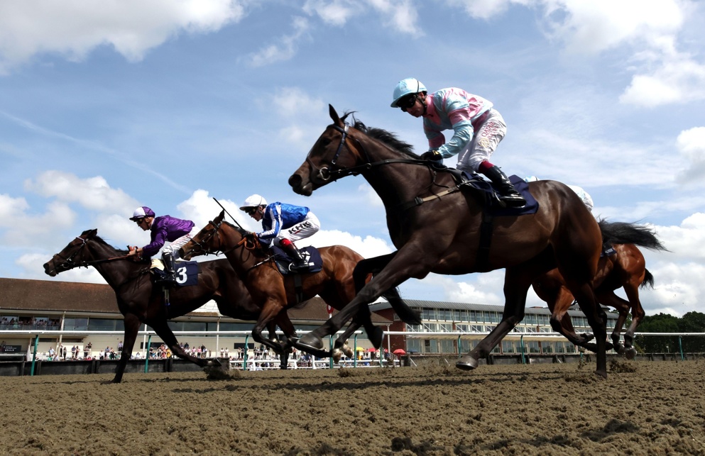 All-weather racing takes centre stage on Good Friday, live on ITV