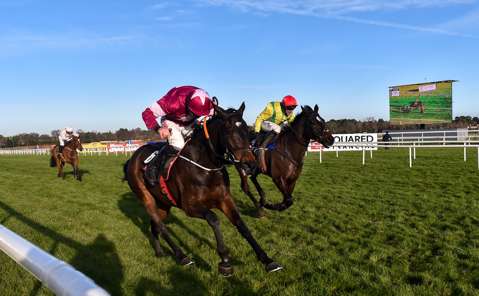 Apple's Jade failed to justify 4/1-on favouritism in Sunday's Lismullen Hurdle at Navan.