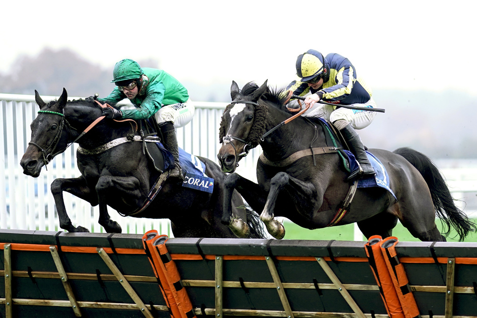 If The Cap Fits was an impressive winner of the Ascot Hurdle last time out.