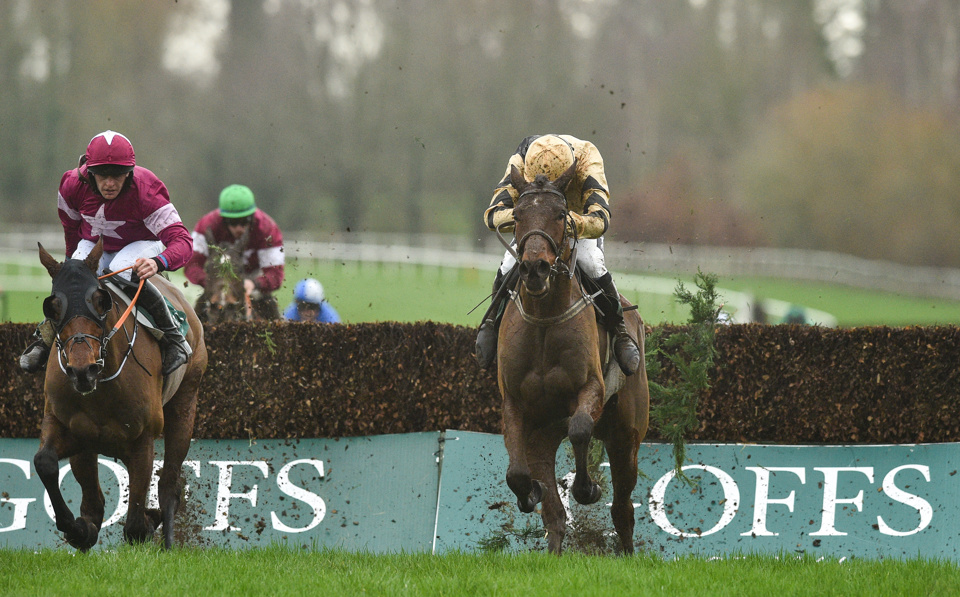 Boylesports are paying 5 places on the Thyestes Chase