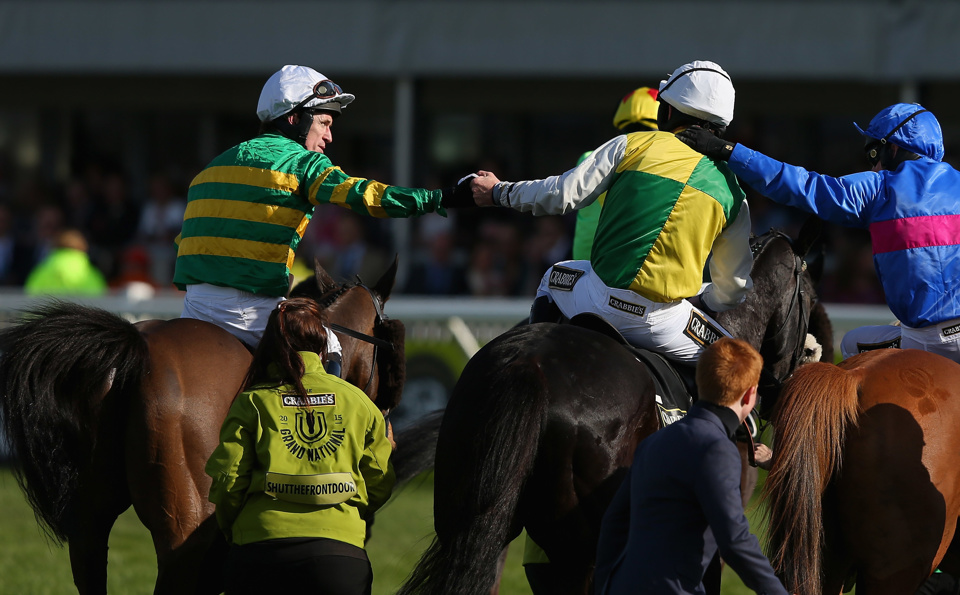Many Clouds Chase Tips: 8 go to post at Aintree